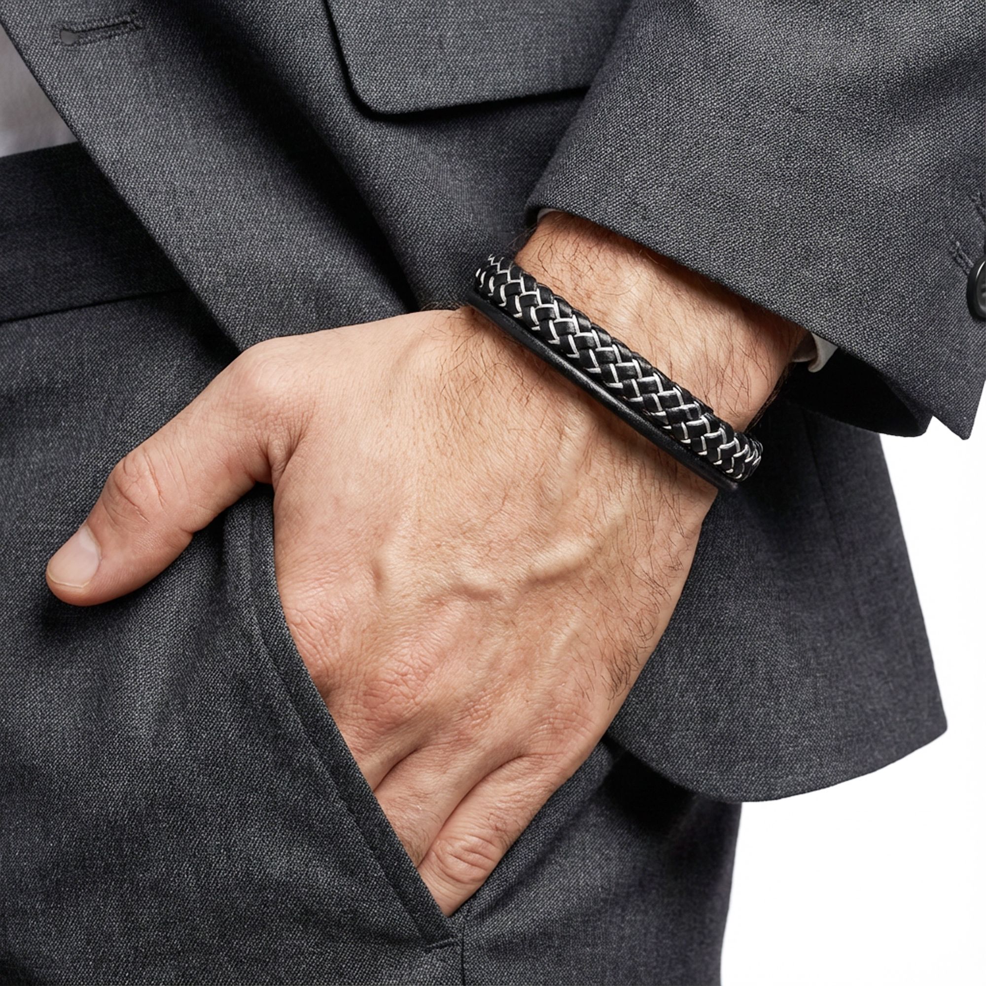 
             Ranel Takı Siyah Beyaz Renk Çoklu Deri Bileklik 38103B5D7 
        